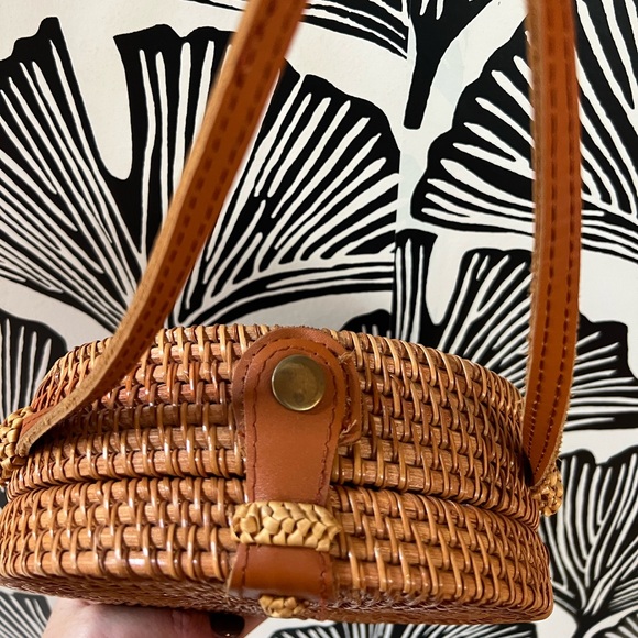 Round Rattan Woven Crossbody Purse - Picture 3 of 7